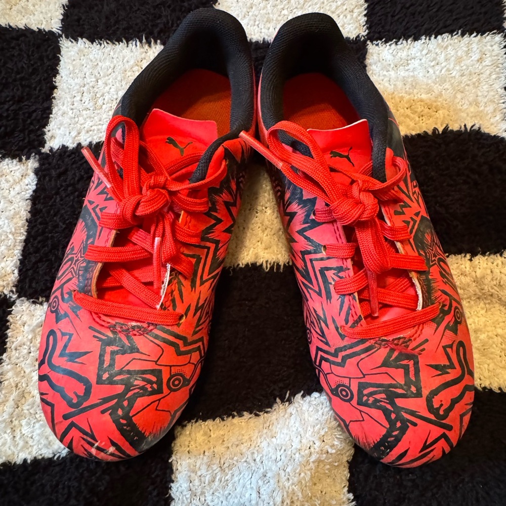 PUMA x Christian Pulisic Tacto II Soccer Cleats | Kids Size 13 | Red & Black